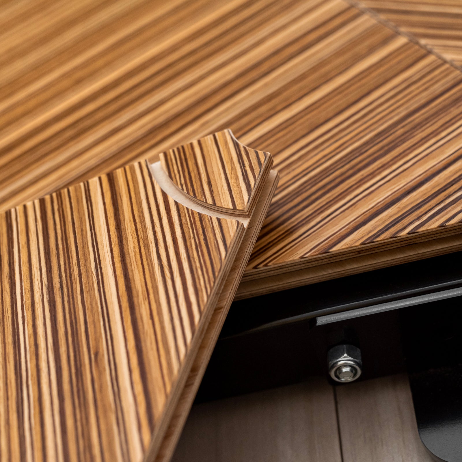 Pole Hive Evo Boutique Stage - Zebrano